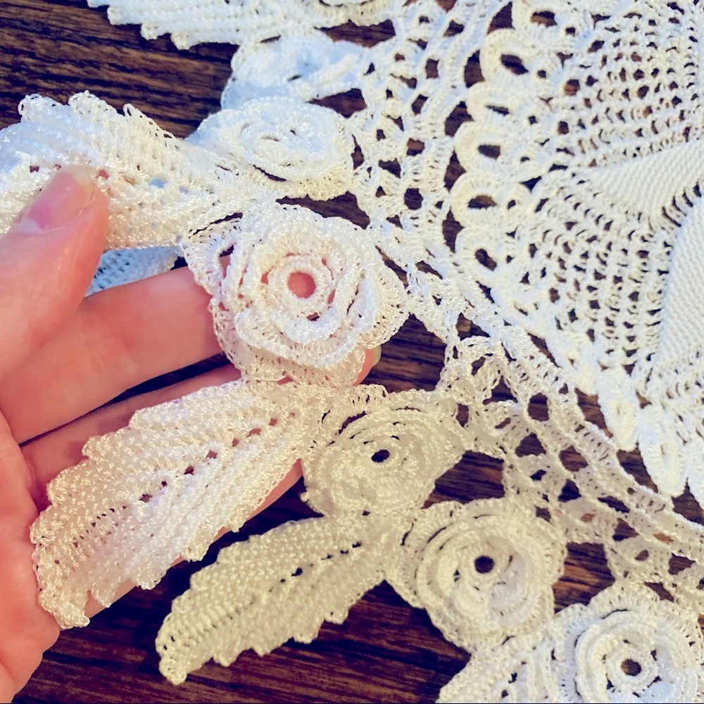 Handmade Doily with Roses & Leaves Trim - Picture 3 of 4